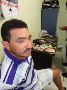 Homem que abusava da enteada menor de idade e tinha associação com o tráfico de drogas é preso em Picos-PI
